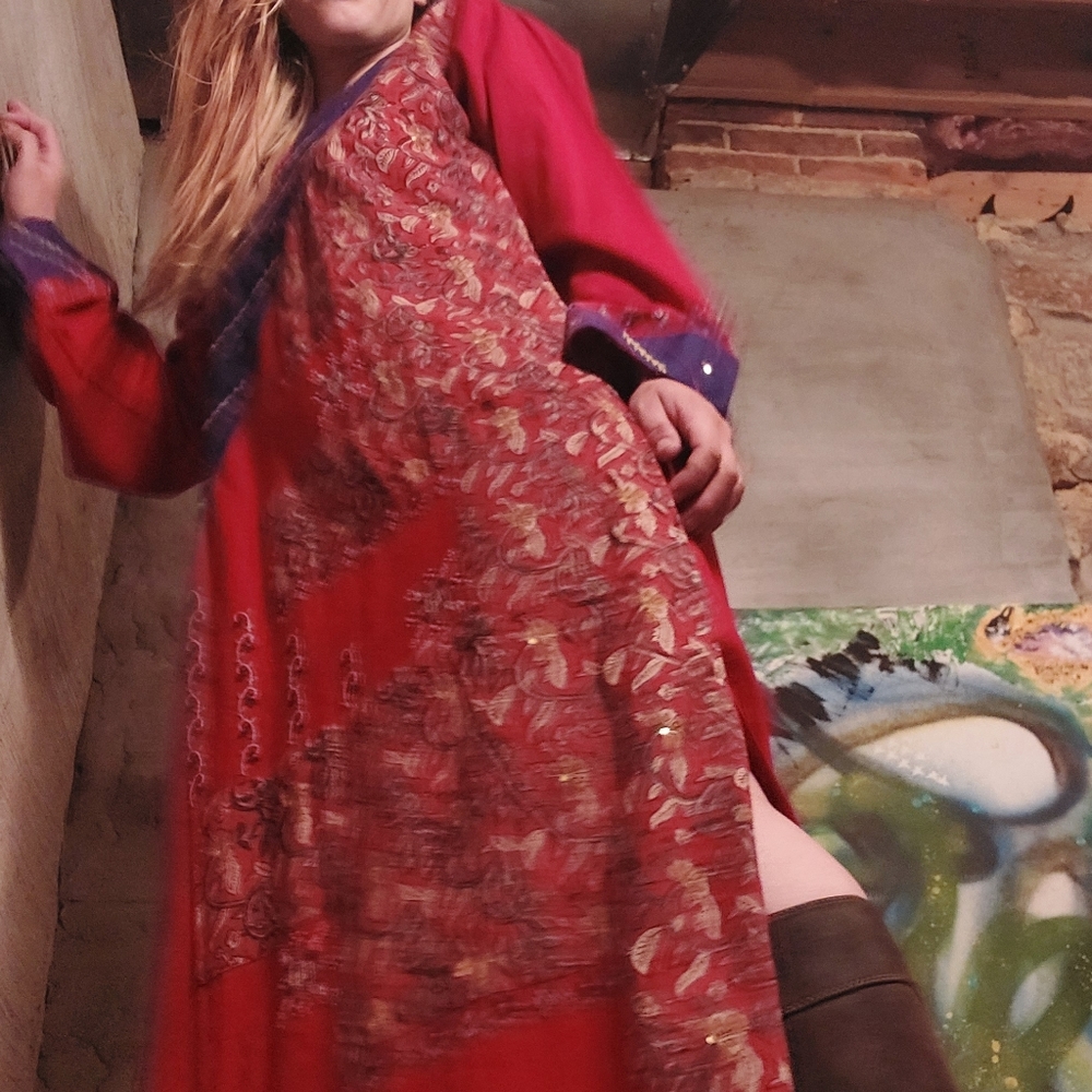 Vintage 1970's Indian caftan w/ gilded beading & embroidery - Picture 3 of 15